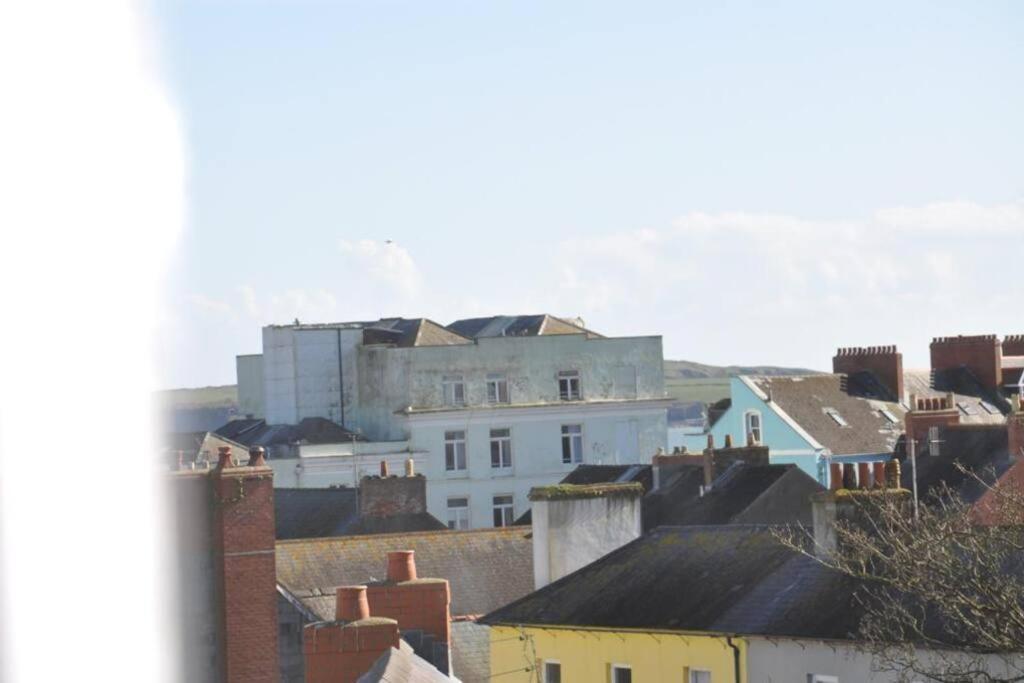 Апартаменты Caldey View Тенби Экстерьер фото